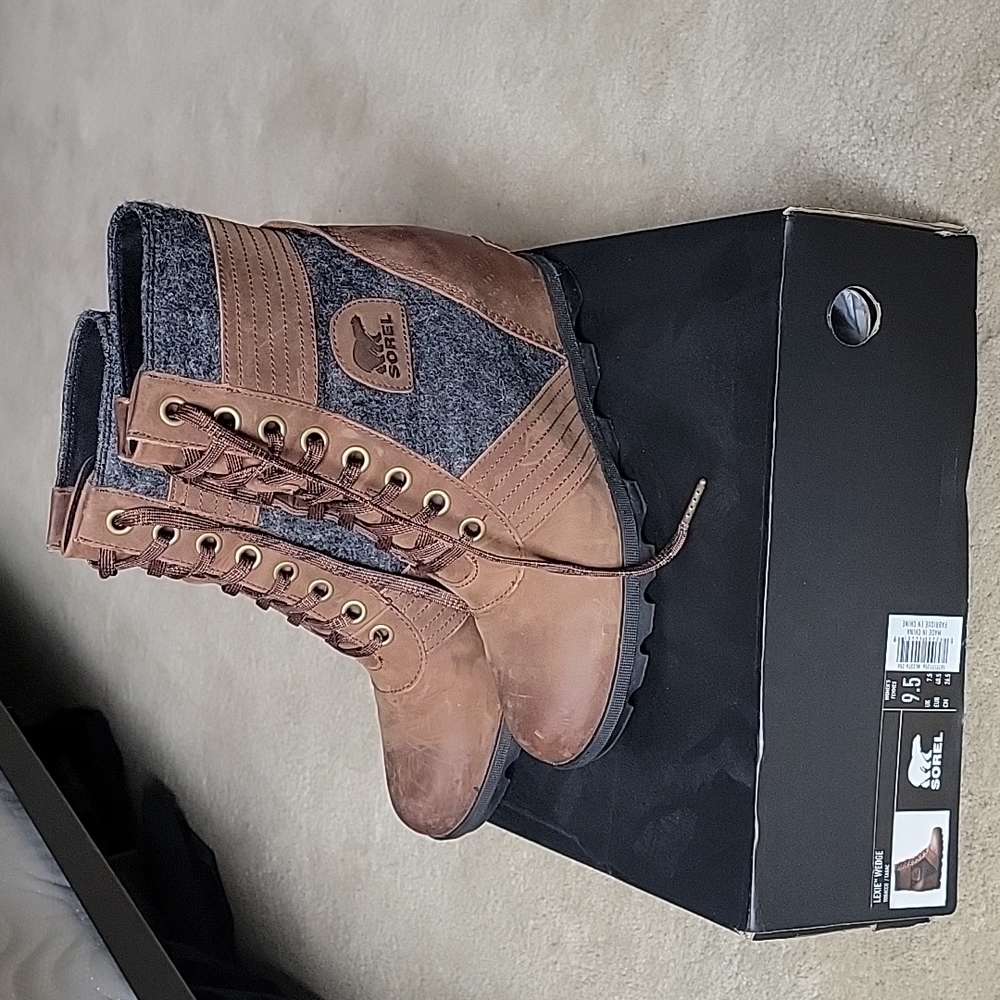 Like new Sorel Lexie Wedge in tobacco